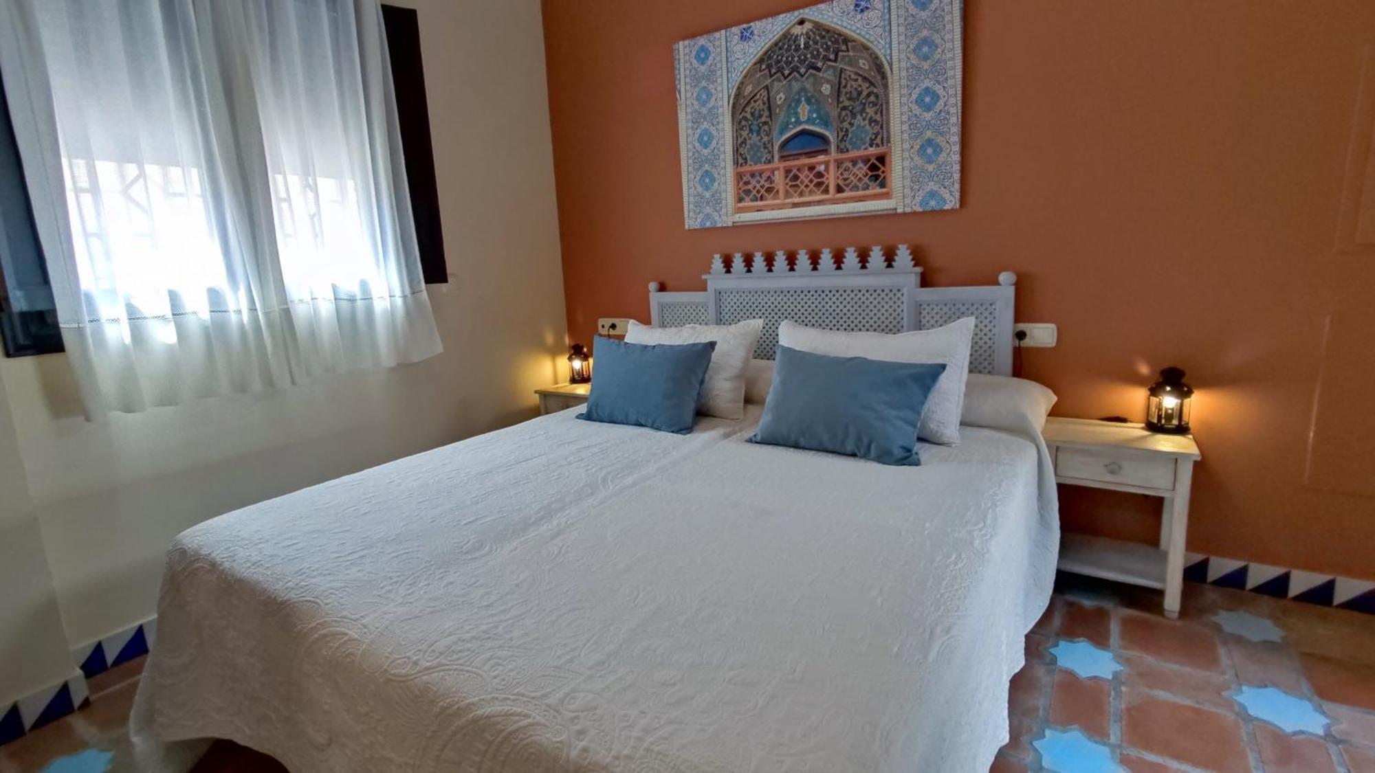 La Esperanza Hotel Alcala del Valle Luaran gambar