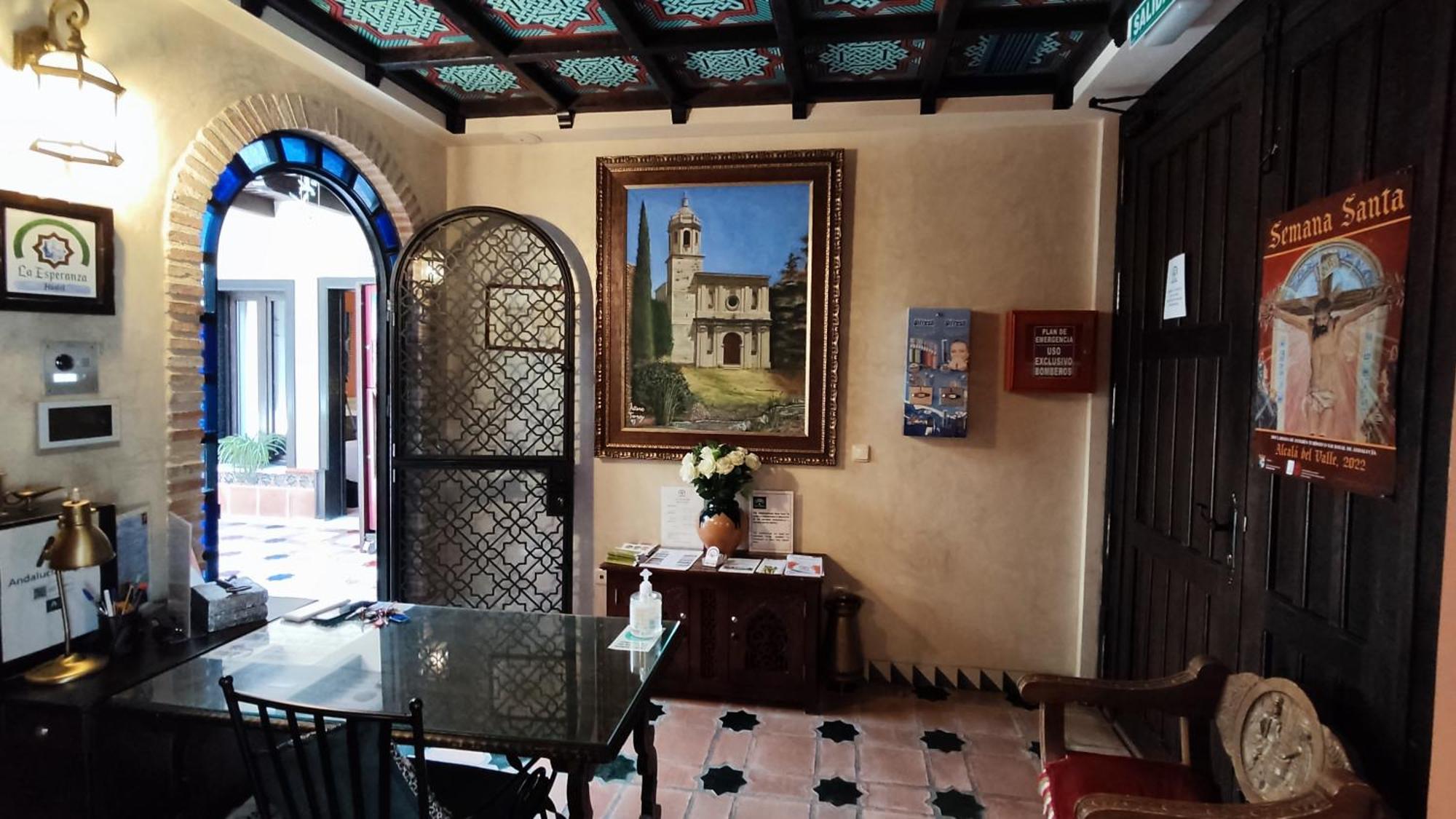 La Esperanza Hotel Alcala del Valle Luaran gambar