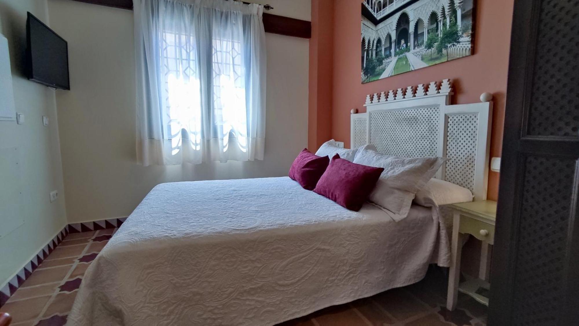 La Esperanza Hotel Alcala del Valle Luaran gambar
