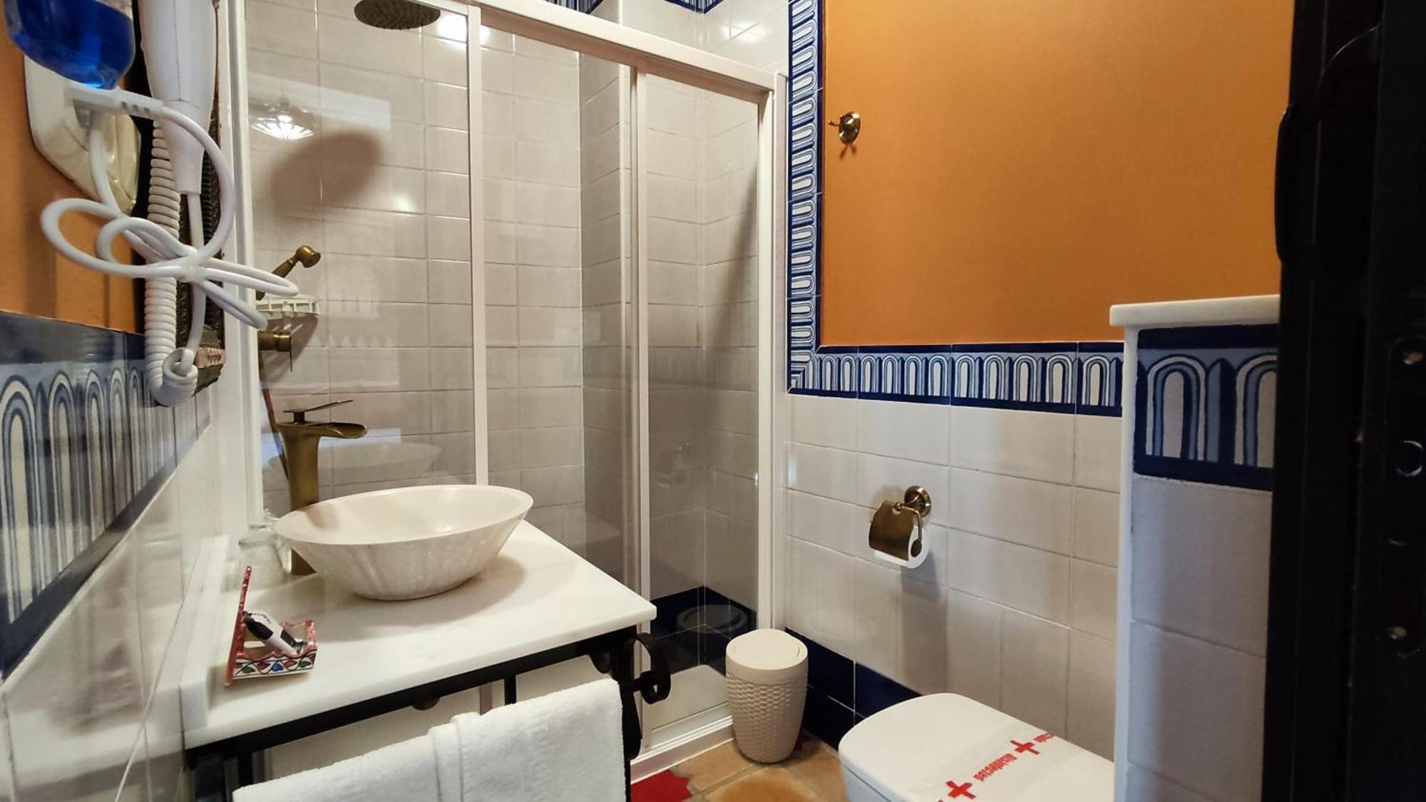 La Esperanza Hotel Alcala del Valle Luaran gambar