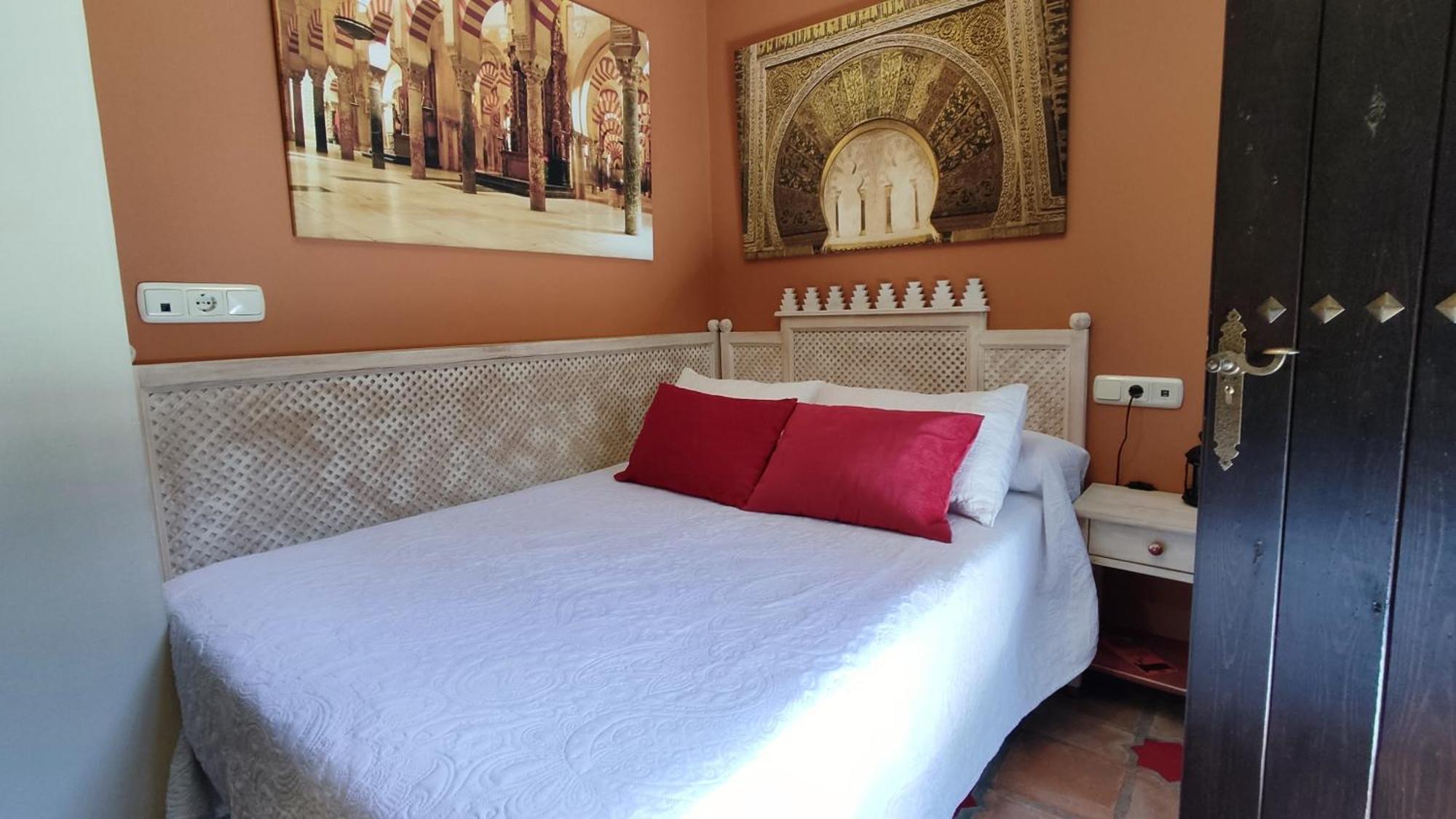 La Esperanza Hotel Alcala del Valle Luaran gambar