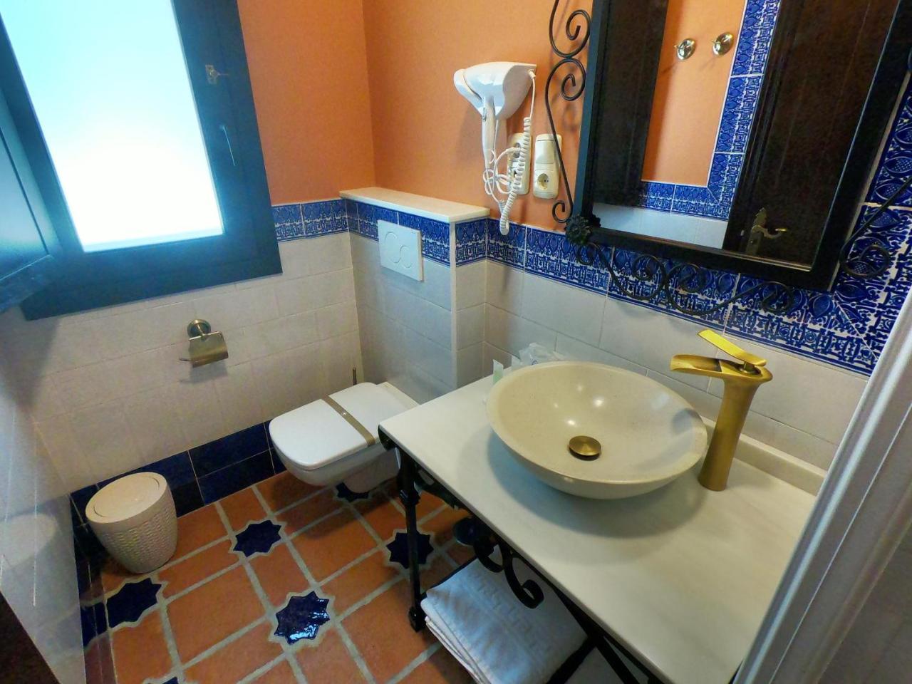 La Esperanza Hotel Alcala del Valle Luaran gambar